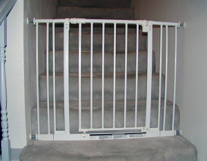 North States Easy Close Metal Gate